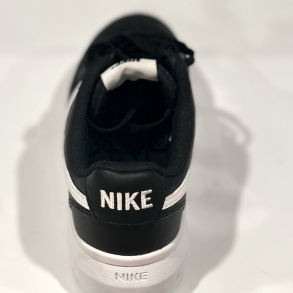 Court side platform Nike’s - Picture 3 of 3